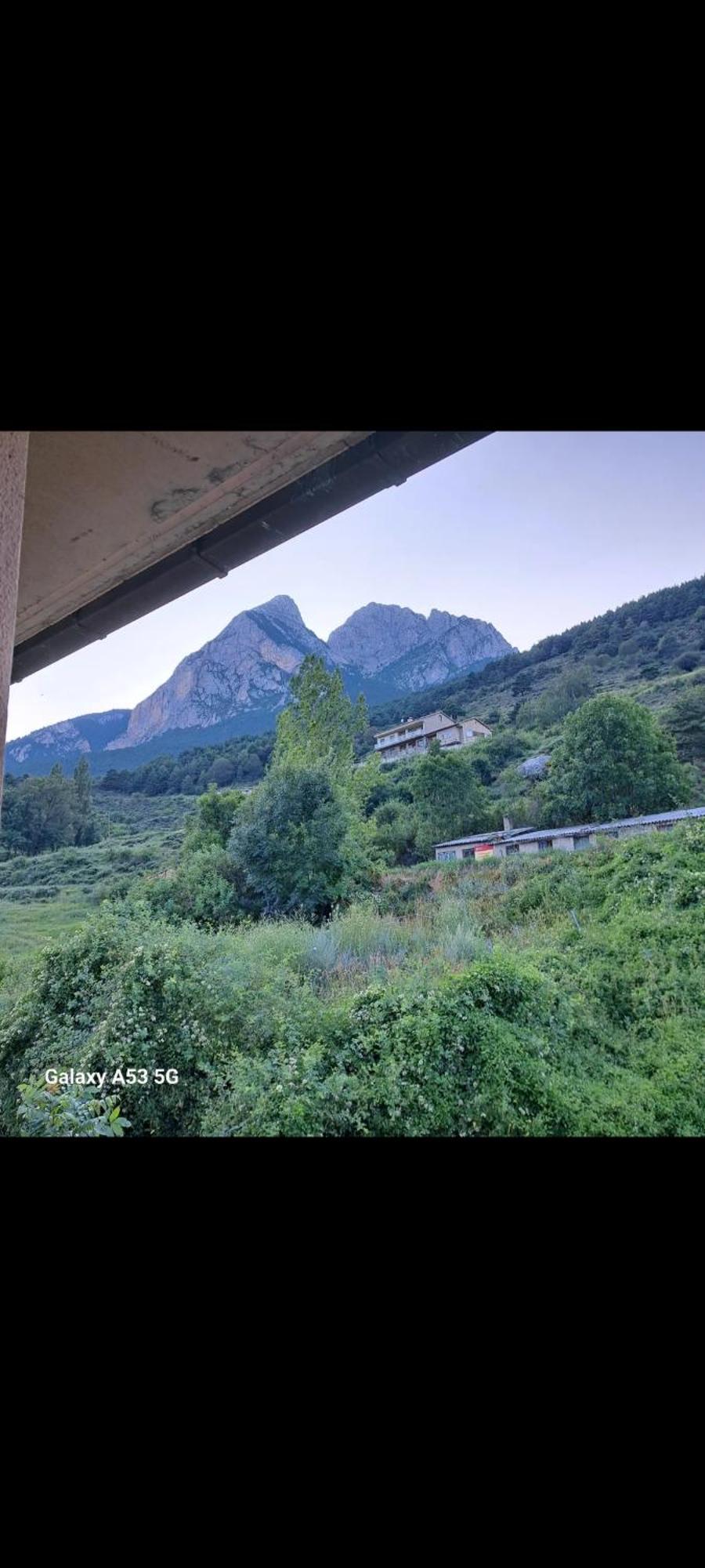 Ensija Pedraforca Apartman Saldés Kültér fotó